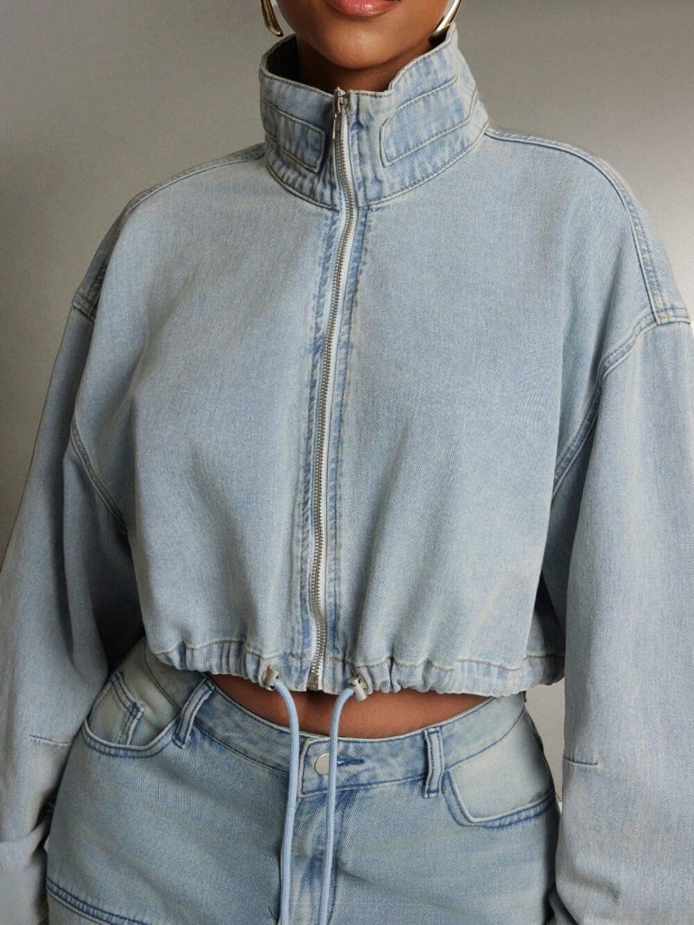 Light Wash Casual Women's Oversized Lapel Zip Front Cropped Denim Jacket - Picture 3 of 6